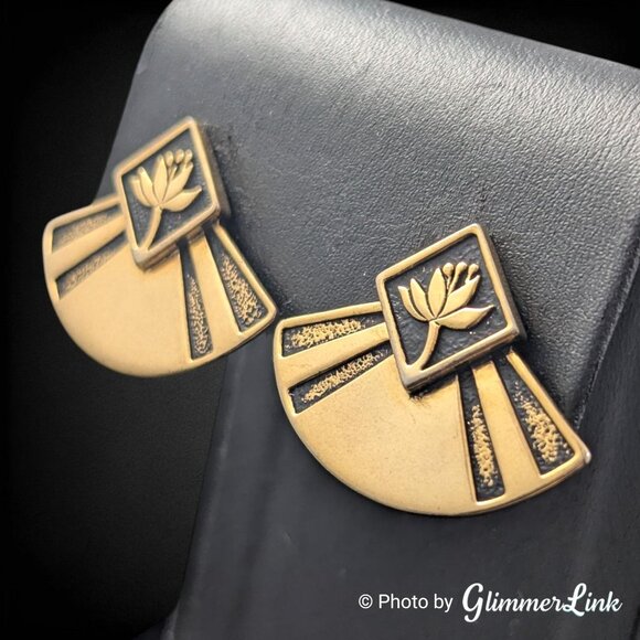 Vintage Laurel Burch Water Lily Lotus Fan Post Earrings Black Enamel Gold Tone - Picture 3 of 8